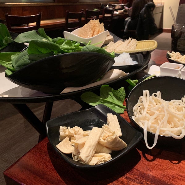 Foto scattata a Q Restaurant da Jyoti S. il 2/4/2023