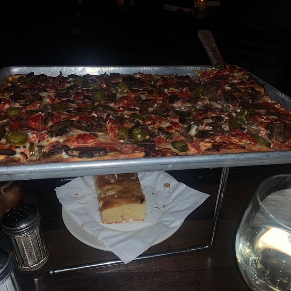Снимок сделан в Harry&#39;s Italian Pizza Bar пользователем Jyoti S. 4/2/2022