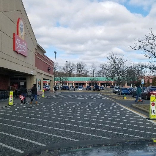 Four Seasons Plaza Newark, DE