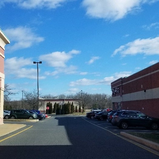 Four Seasons Plaza Newark, DE