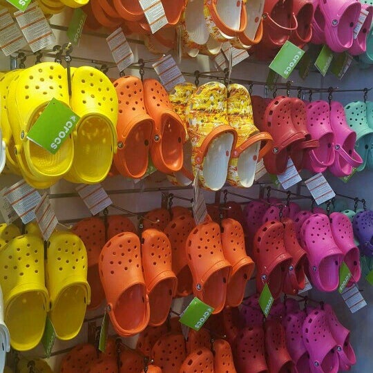 croc store at tanger outlet