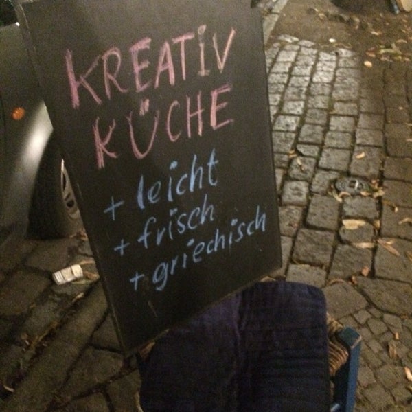 Blaue Tische Reuterkiez Friedelstr 56