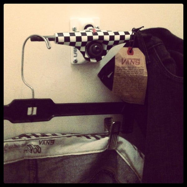 vans cielo vista mall