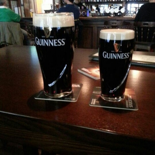 11/24/2012 tarihinde Geraldine M.ziyaretçi tarafından Kennedy&#39;s Irish Pub'de çekilen fotoğraf
