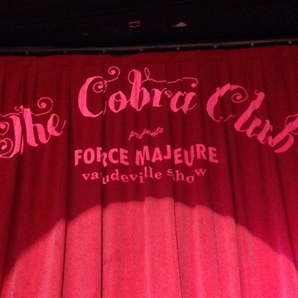 Foto tirada no(a) The Cobra Club por Kate G. em 5/25/2015