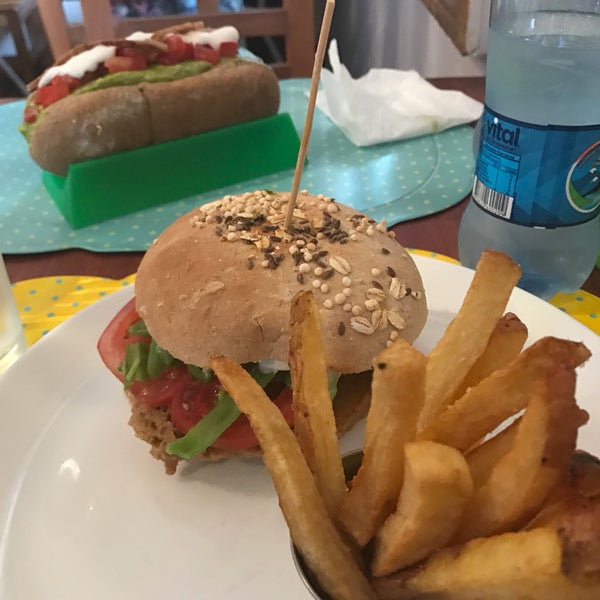 Веган бункер. Веган бункер. Бункер магазин веганов. Веган бункер. Веган бункер.