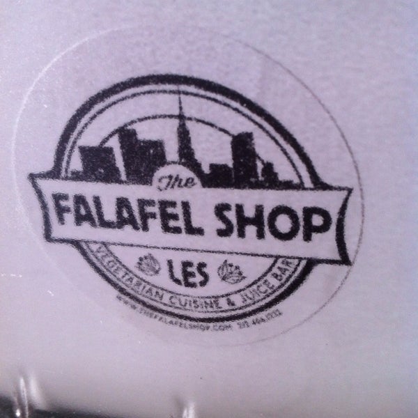 Foto tirada no(a) The Falafel Shop por Tiffany P. em 7/14/2013