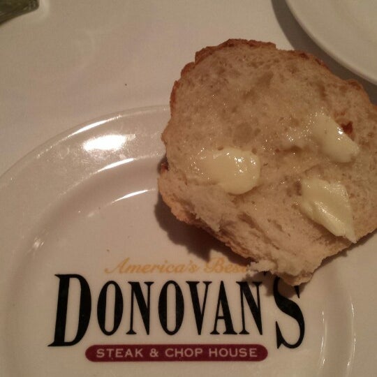 Снимок сделан в Donovan&#39;s Steak &amp; Chop House пользователем Athena M. 5/2/2014