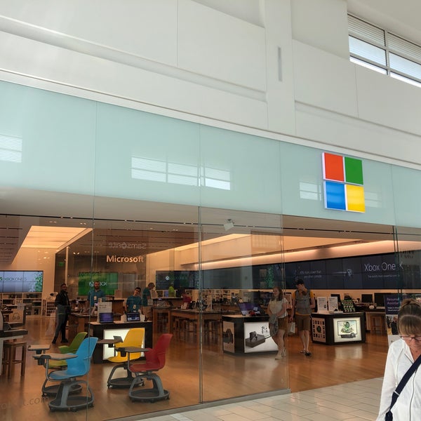 Microsoft Store (Now Closed) Electronics Store in Orlando