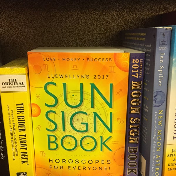 Barnes & Noble Bookstore in Leominster