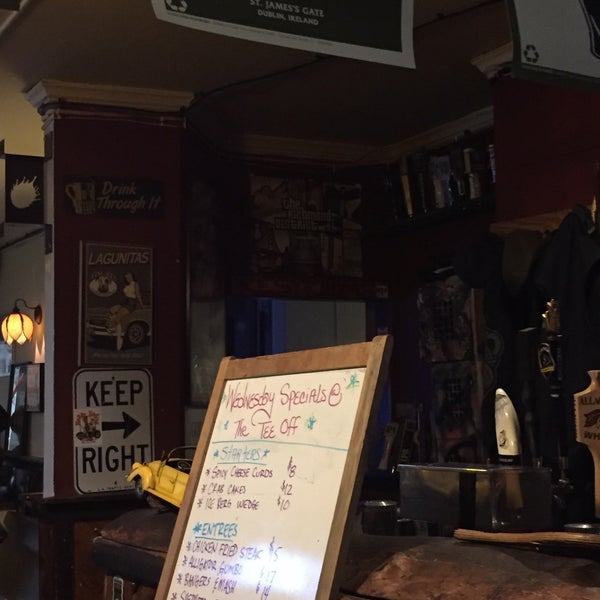 3/23/2017 tarihinde Barbara O.ziyaretçi tarafından Tee Off Bar'de çekilen fotoğraf