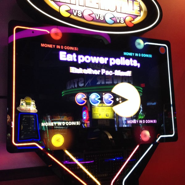 Photo taken at Dave &amp; Buster&#39;s by This Is L. on 6/15/2016