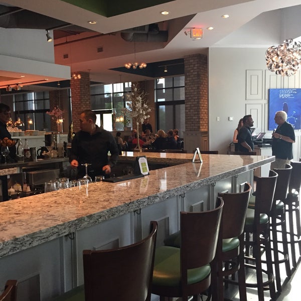 District Fresh Kitchen & Bar American Restaurant