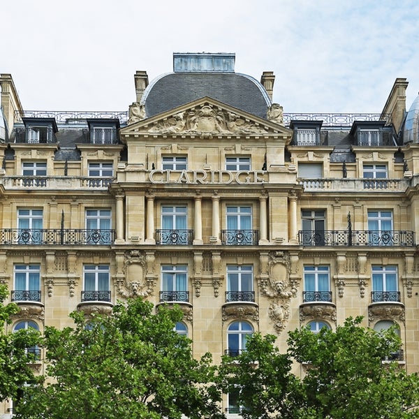 รูปภาพถ่ายที่ Fraser Suites Le Claridge Champs-Élysées โดย Fraser Suites Le Claridge Champs-Élysées เมื่อ 3/25/2016