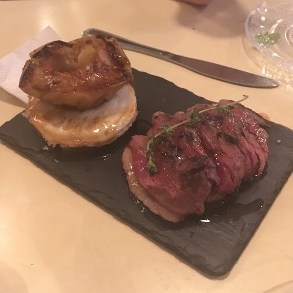 This place is really cute - menu is nicely updated and easy to share. The place is rather small - so gotta be a bit lucky to get seats. Pictured is the duck with goats cheese and baked apples.