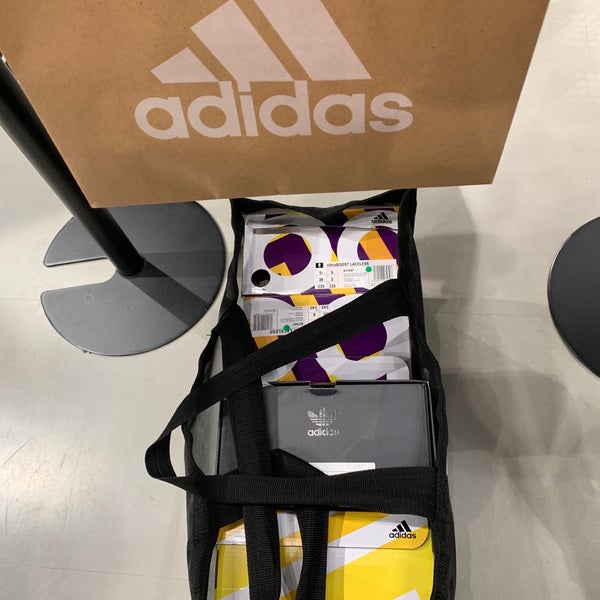 Adidas Factory Outlet Nagashima アウトレット店 Adidas Factory Outlet Nagashima アウトレット店
