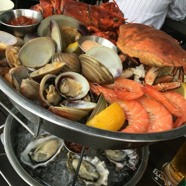 Foto tomada en The Pelican Seafood Bar + Grill  por 木之下 広. el 5/13/2016