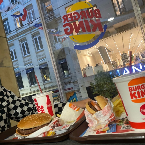 Foto diambil di Burger King oleh Saba_pr pada 10/4/2022