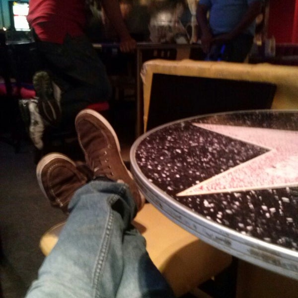 3/9/2013에 Takeshi B.님이 Stars Pizza, karaoke &amp; Bar에서 찍은 사진
