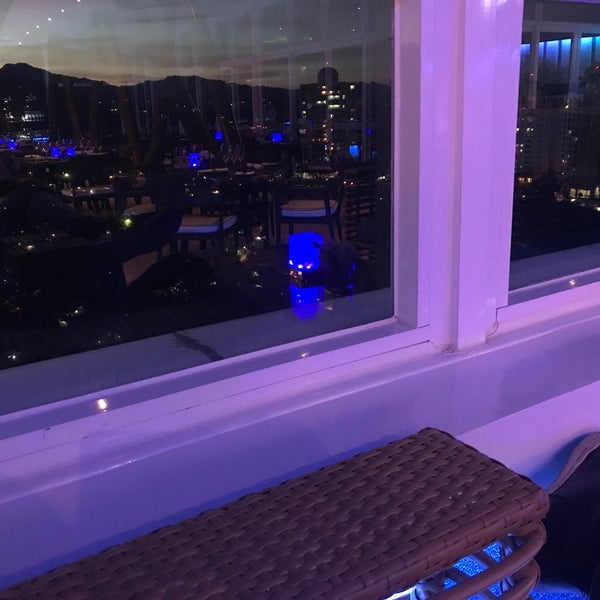 BLU Bar & Grill 28 tips from 1128 visitors