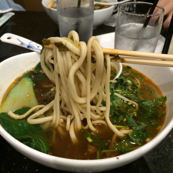2/10/2014 tarihinde MJ K.ziyaretçi tarafından Xian Sushi &amp; Noodle'de çekilen fotoğraf