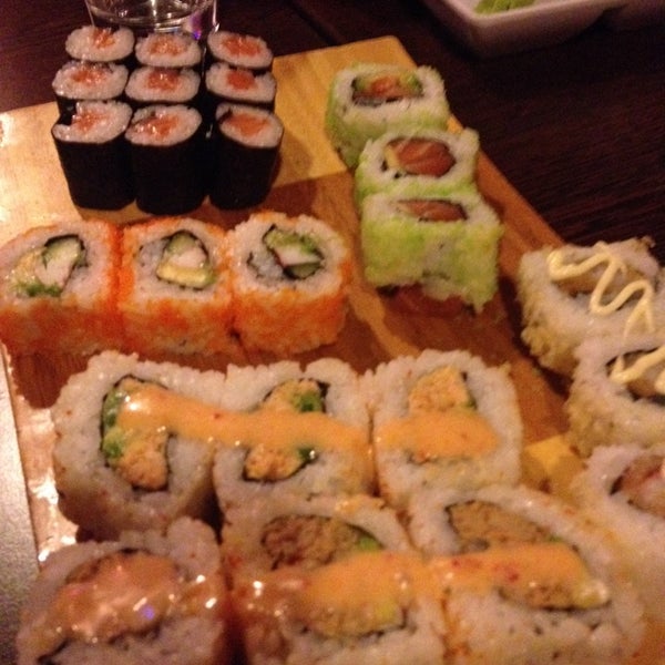 3/6/2014にNicole t.がKami Sushiで撮った写真