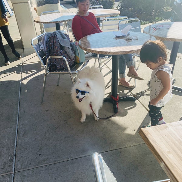 11/9/2018 tarihinde Kat .ziyaretçi tarafından Paper Moon Coffee'de çekilen fotoğraf