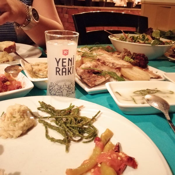 Das Foto wurde bei Ali Usta Balık Restaurant von Hatice H. am 7/20/2019 aufgenommen
