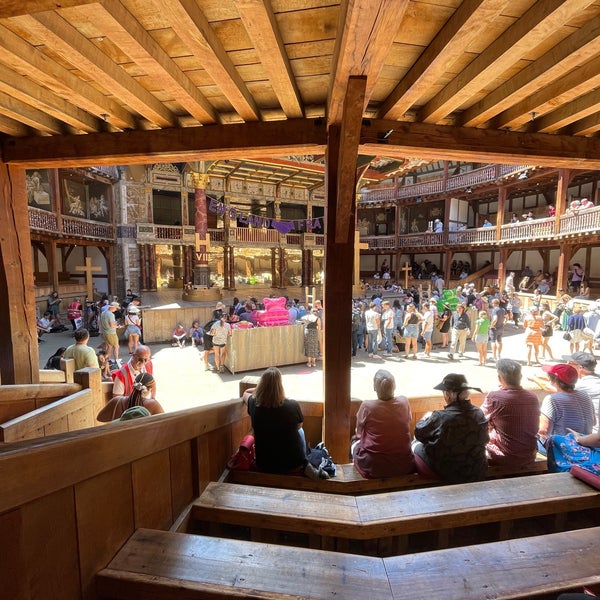 Photo taken at Shakespeare&#39;s Globe Theatre by Andjo S. on 7/8/2022