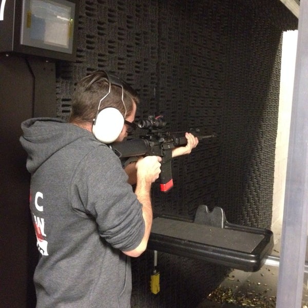 Снимок сделан в C2 Tactical Indoor Shooting Range пользователем Brian G. 12/29/2013