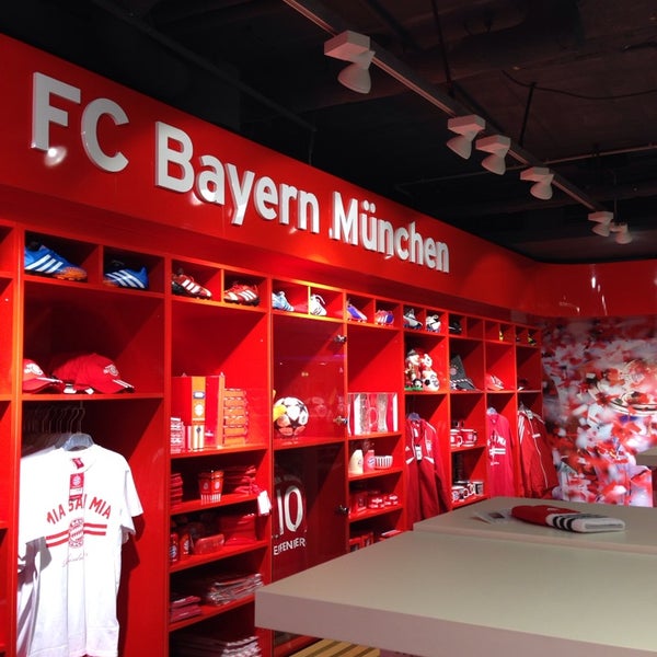 bestrating Integreren snel FC Bayern Fan-Shop - Kreuzviertel - München, Bayern
