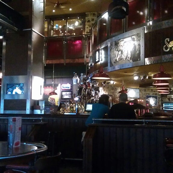 6/23/2013에 Daniel S.님이 Breakaway Cafe Rotterdam에서 찍은 사진
