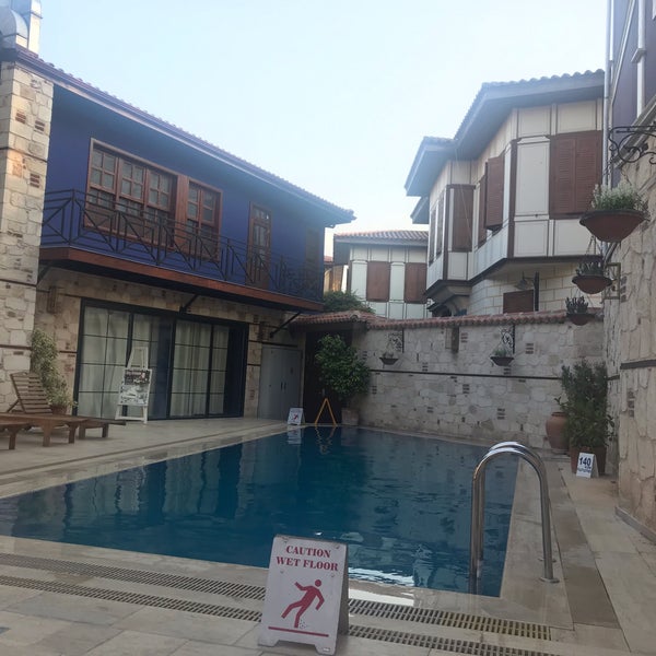 Foto diambil di Alp Paşa Boutique Hotel oleh Emre K. pada 7/10/2019