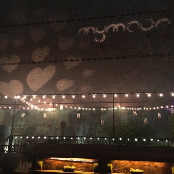 4/20/2017 tarihinde Deena B.ziyaretçi tarafından MyMoon Restaurant'de çekilen fotoğraf