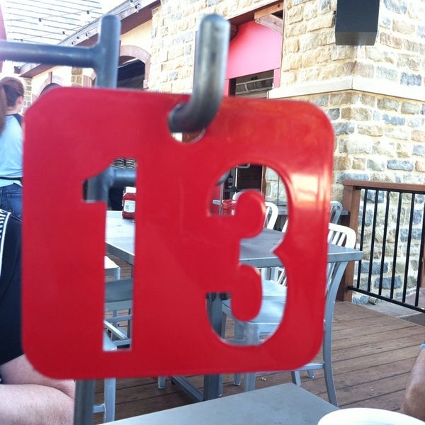 5/22/2013にAshley G.がShady&#39;s Burgers &amp; Brewhahaで撮った写真
