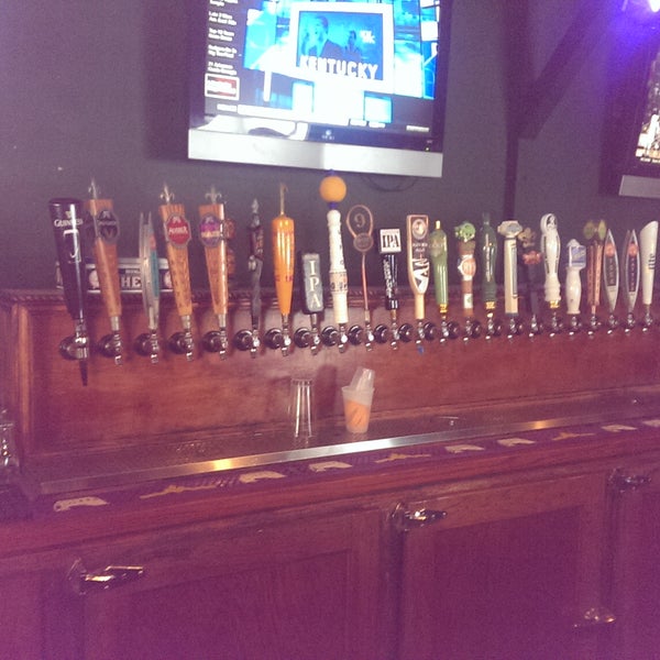 Great little neighborhood bar, good choice of beer on tap