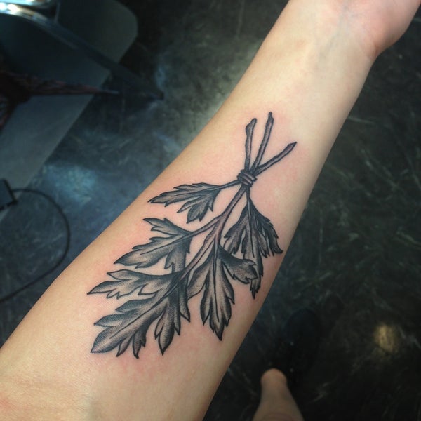 healed fennel 🌾🌱 ••••• #ygtattooing #gyachyaana #linework #dotwork  #blacktattoo #tattoo #tattoos #uk #london #londontattoo… | Tattoos, Yg  tattoos, London tattoo