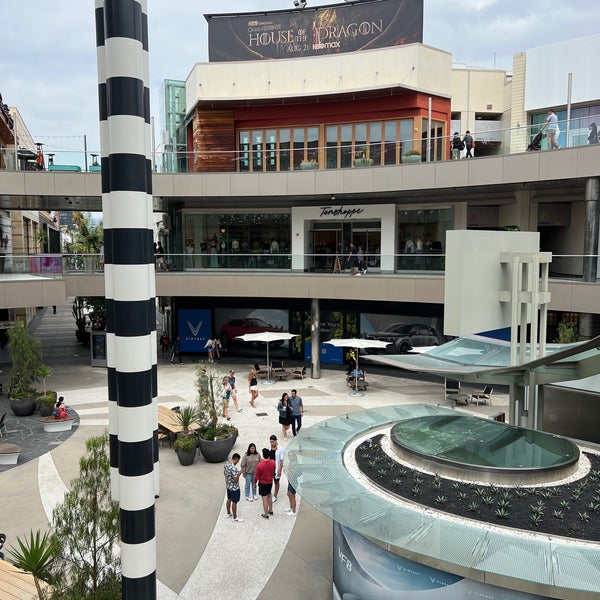 Santa monica place mall hi-res stock photography and images - Alamy