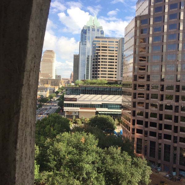 Das Foto wurde bei Radisson Hotel &amp; Suites Austin Downtown von Amy S. am 10/7/2016 aufgenommen