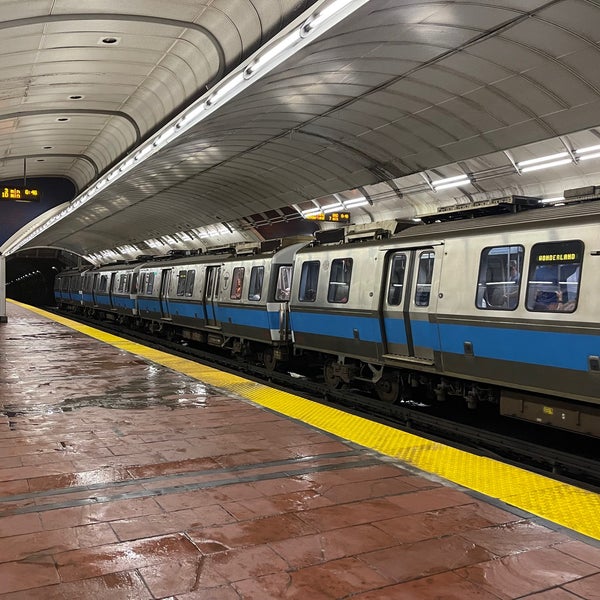 Photos at MBTA Aquarium Station Metro Station in Boston