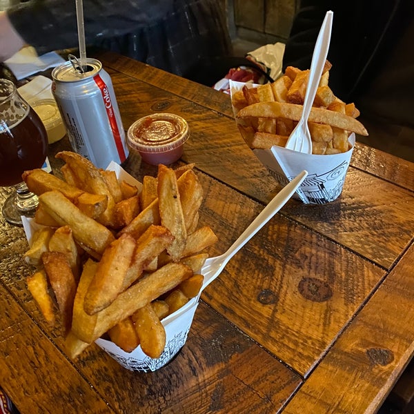 Photo taken at Pommes Frites by Grauhase on 2/24/2020