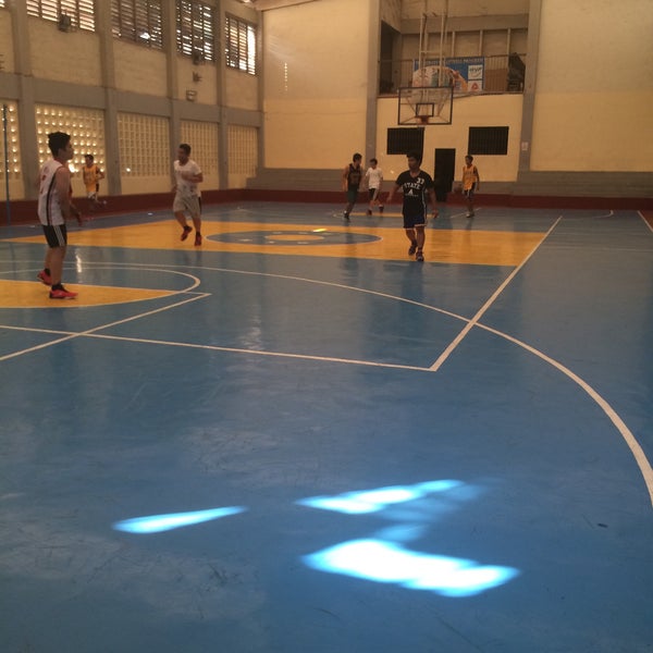 Kapatiran Gym Volleyball Court in Sampaloc