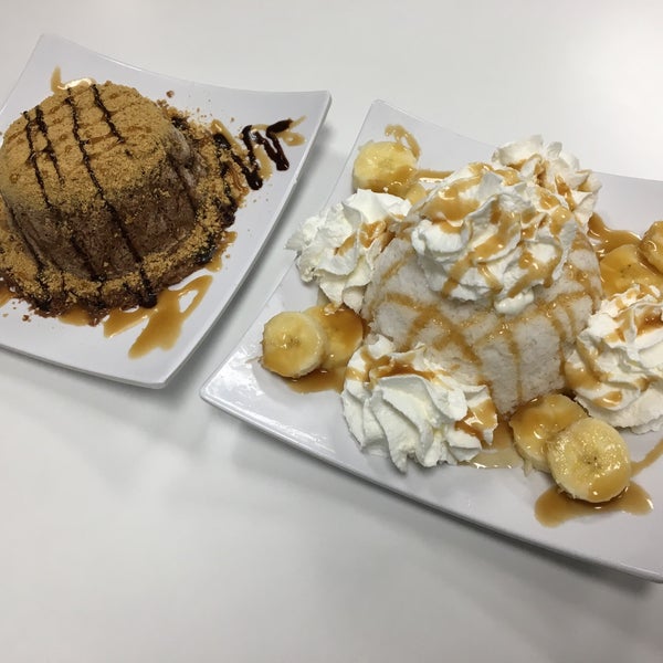 Vampire Penguin - Ice Cream Parlor