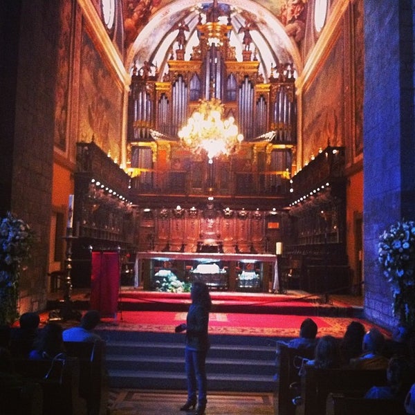 Photo taken at Catedral De Jaca by Khasmir on 5/3/2014