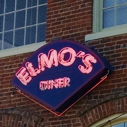 Foto tomada en Elmo&#39;s Diner  por Glenn G. el 1/30/2016