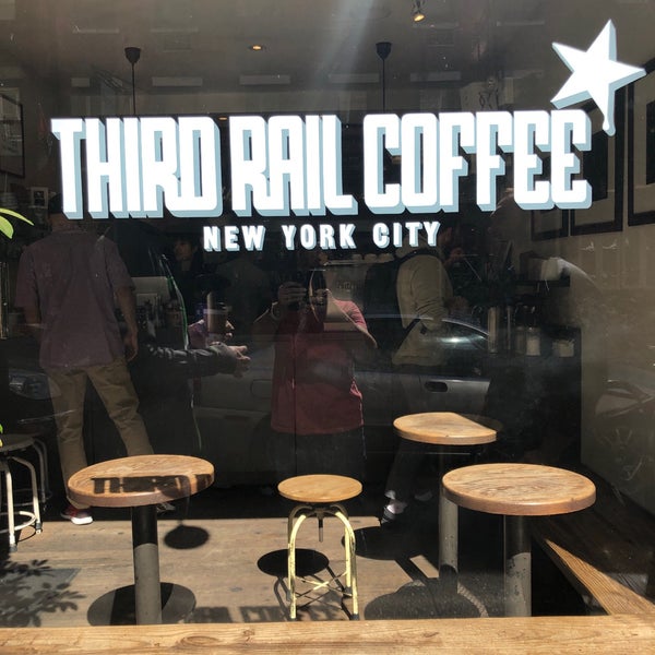 Das Foto wurde bei Third Rail Coffee von Tari U. am 5/11/2019 aufgenommen
