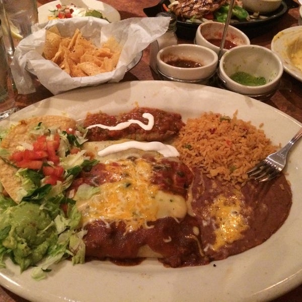 Снимок сделан в Abuelo&#39;s Mexican Restaurant пользователем John Allen D. 11/16/2014