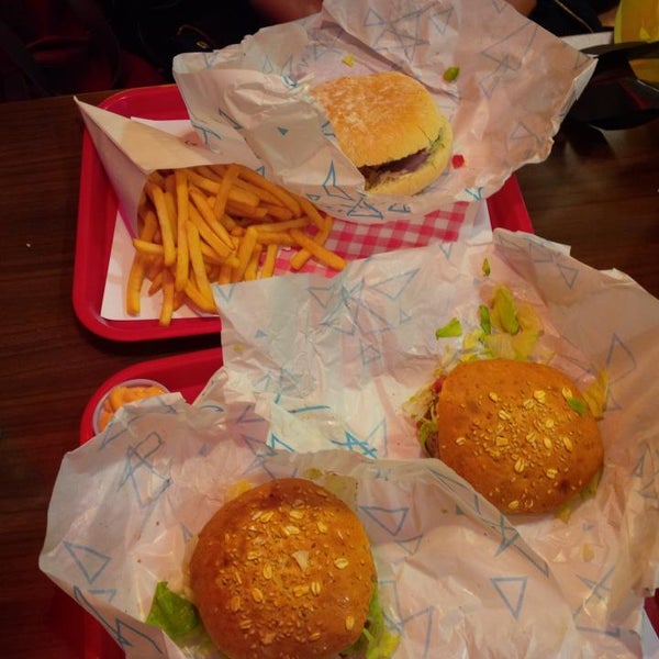 รูปภาพถ่ายที่ Ketchup โดย Jaffa เมื่อ 11/15/2014
