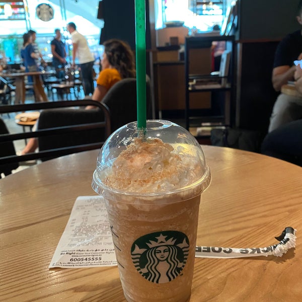 Foto tirada no(a) Starbucks por Bruce S. em 11/23/2019