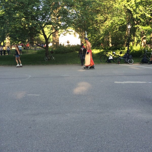 7/20/2014에 Alan G.님이 Central Park Dance Skaters Association (CPDSA) — Free Roller Skating Rink에서 찍은 사진